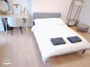 Spacious room with double and single bed