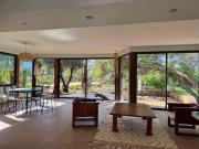 Villa typique avec piscine