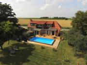 Huus ant Diek, Luxus in Deichnähe, Erdgeschosswohnung mit Pool