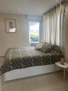 Charmant Studio avec terrasse et parking privé