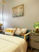 Stylish Double Room Park Royal with off-site Gym Access to Showers