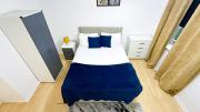 FREE PARKING l sleeps 4 l WI-FI l City Flat