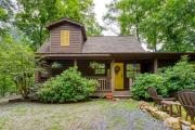 Amberwood, Hot Tub, Cozy Cabin Retreat in the Smokies Comfort & Fun for All