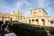 Top Noto