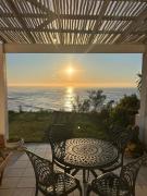 Surfers Paradise in Santorini