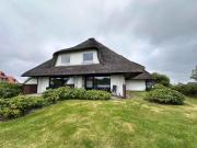 Sky & Sand Homes Oceans Drift I Wohnung unter Reet mit Terrasse am Ordinger Strand