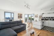 Stylish 2 Bedroom flat with terrace and balcony near Stade de France