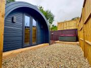60 Mile Inn - Luxury Pods with Hot Tubs