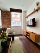 Cosy 2 Bed Retreat with FREE Secure Parking