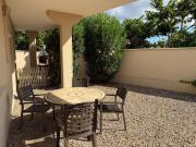 80m de la plage Appartement au rdc dune maison 1 chambre 4 couchages cour LXRV9A