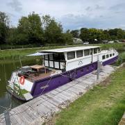 Nuit insolite à bord dune péniche, 6 personnes