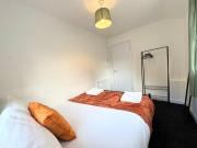Entire 5 Bed New Home - Southampton Centre - 4BDRM
