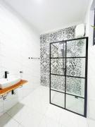 Chic & Modern Studio Oasis