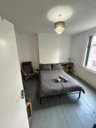 Victorian House Sleeps 8