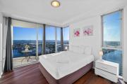 Elara - Scenic Resort Living above Surfers Paradise