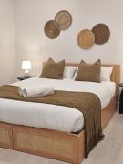 Nomadic 2 bedroom Apt in Burwood near everything