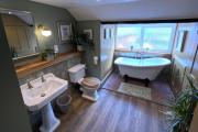 Royal Oak Retreat - Sleeps 6 Pub & Pet Friendly