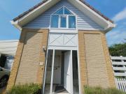 Cozy Beach House Beautiful Water View, WiFi & Parking