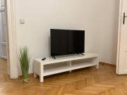 Sunny 3BR Central Apartment