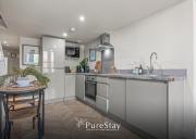 Stylish Flat in Central Leeds with Mezzanine Room Sleeps 4 by PureStay