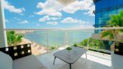 Infinity View: Spacious 3 bd with Lake View