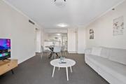 91AH Central Sydney 1BR Abnb-Style Apt Free Parking
