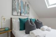 Luxury 2Bed, 2Bath Duplex 5 Mins to Hither Green Station