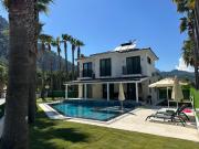 Villa Breeze - Luxury 4BR Villa - River 50m