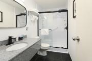Bayshore Inn & Spa