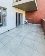 Spacious 2 bedroom Apt near Canal Walk