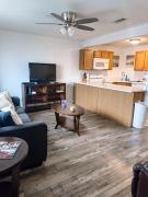 Cozy 1 bed 1 bath Condo with pool, close to beach