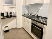 Sweet Spot Quiet Couples Studio 2min Metro Central