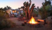 Cozy 2BR Home Hot Tub AC Sauna Fire Near Park