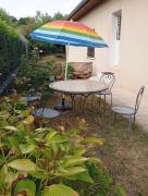 Calme, proche Bordeaux - jardin et chats