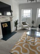 Cosy Apartment with beach view 2