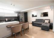 Trento Class 1002 Apartamento Elegante y Confortable con Parqueadero