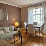 Cozy 1 Bed flat on beautiful Kings Road, Chelsea