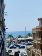 Seaview escape - spacious 3 bed beach apartment & terrace
