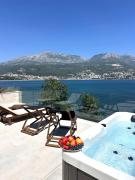 Azurno Pristaniste 3