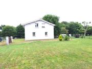 Loue charmante petite maison dans un écrin de verdure