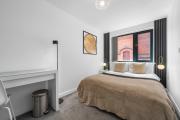 New listing - Wilmslow Road Haven Sleeps 4 - Perfect for Short & Long Stays
