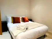 Stunning O2 Skyline Views Walk to ExCeL & WiFi