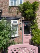 Quirky little end of terrace