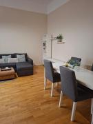 Central Quiet Near Everything