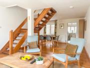 Canterbury Oasis - Modern 2-Bed Home with FREE Parking