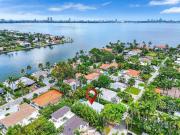 Secluded Villa with 3 bedrooms and Heated Pool