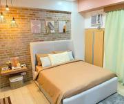 Elegant Suite with Balcony l Free wifi and netflix I Across NAIA T3 Airport
