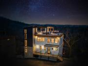 Rooftop Cabin, Views, Pool, Games, 15min Dollywood