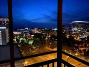 City Views & Downtown Vibes Your Urban Oasis