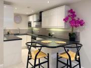 Central Bury Apartment with Private Entrance Central Bury Apartment with Private Entrance